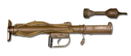 PIAT con proyectil antitanque
