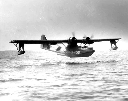 PBY-5 Catalina amerizando en la base aeronaval de Jacksonville, Florida, hacia 1943