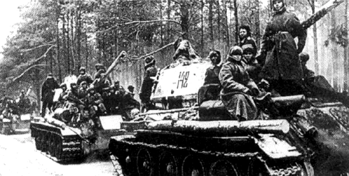 Tanques soviéticos durante la ofensiva Vístula-Óder de 1945
