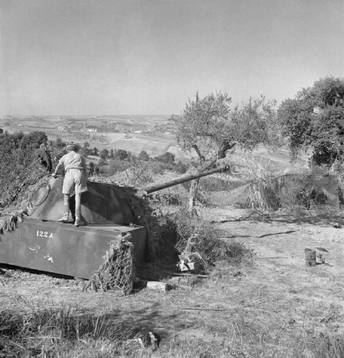 Torreta de tanque Panther alemán abandonada en la Línea Gótica, septiembre de 1944