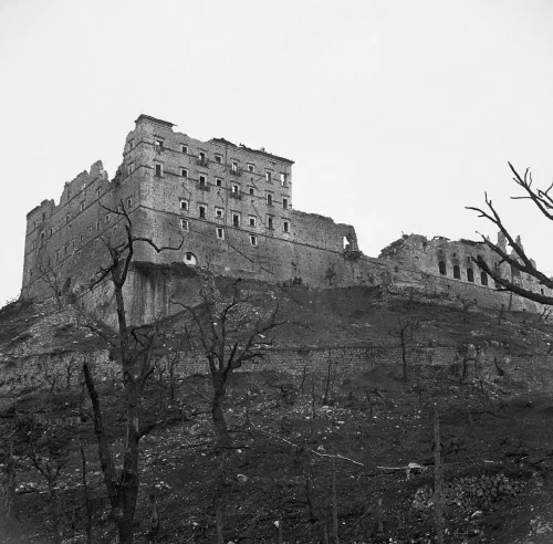 Ruinas del monasterio de Monte Cassino tras el bombardeo aliado, 19 de mayo de 1944