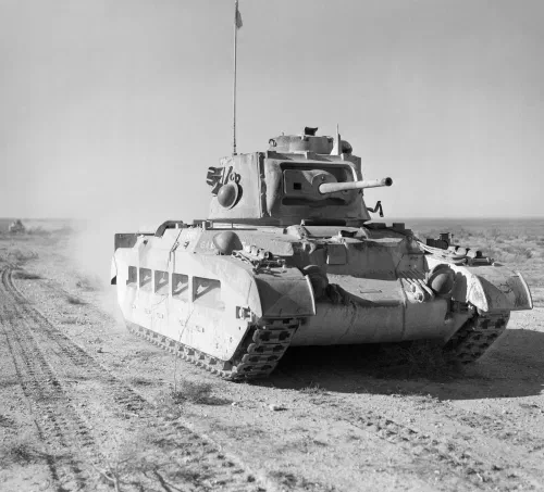 Tanque Matilda II del 7.º Regimiento Real de Tanques en el desierto occidental durante la Operación Compass, diciembre de 1940