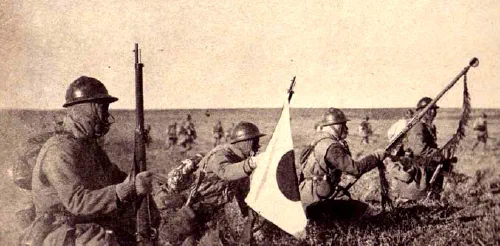 Infantería japonesa avanzando en Manchuria tras el Incidente de Mukden en 1931