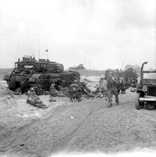 Tropas británicas de la 3.ª División desembarcan en Sword Beach el 6 de junio de 1944