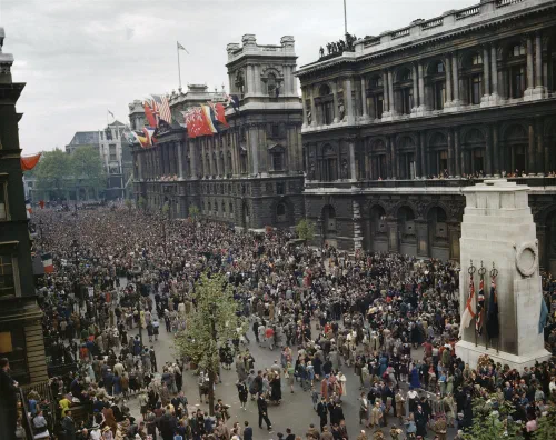 Celebración del Día de la Victoria en Europa en Londres, 8 de mayo de 1945