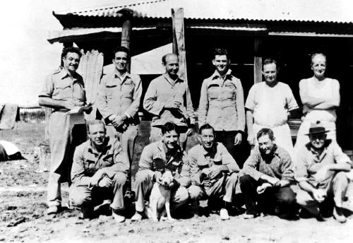 Soldados con amuletos de la suerte durante la guerra