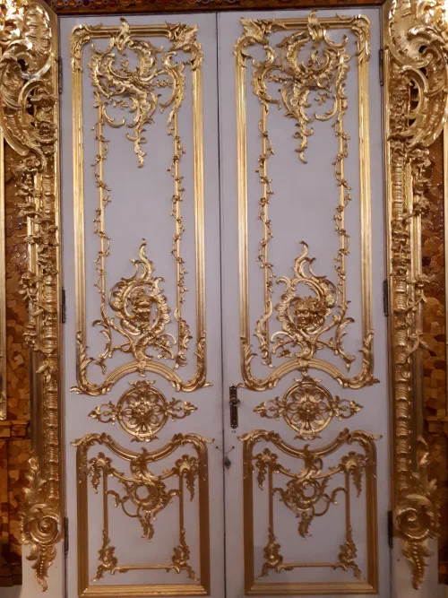 La sala de ámbar reconstruida en el Palacio de Catalina, Tsárskoye Seló, San Petersburgo