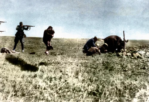 Ejecución masiva por un Einsatzgruppen cerca de Ivángorod, Ucrania, 1942