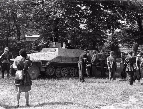 Combatientes del Armia Krajowa durante el Levantamiento de Varsovia