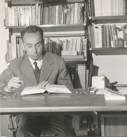 Retrato de Primo Levi, escritor y superviviente de Auschwitz