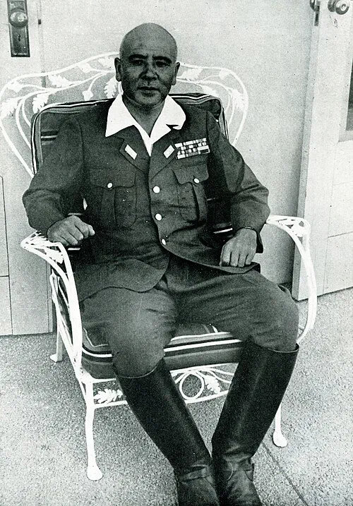 Retrato del teniente general Masaharu Homma con uniforme militar japonés