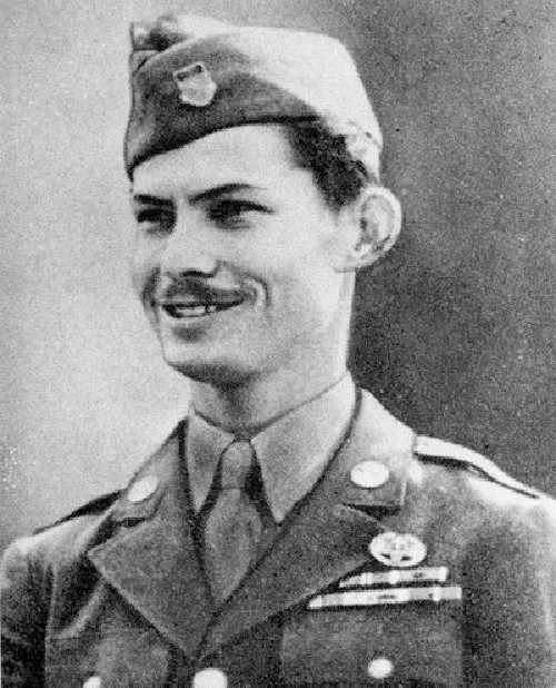 Retrato oficial de Desmond Doss con uniforme del Ejército de Estados Unidos