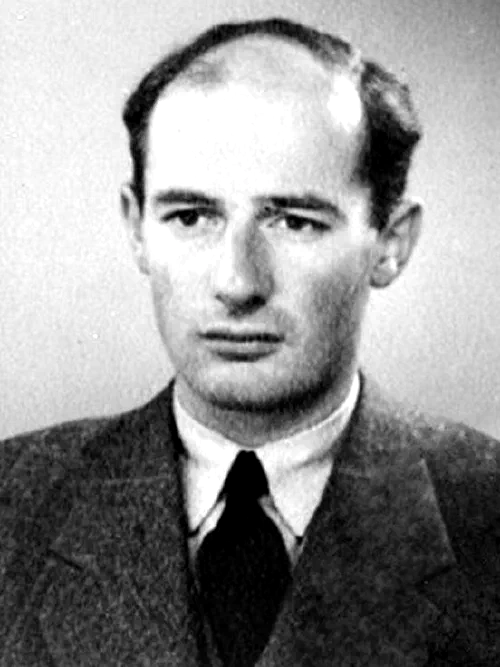 Retrato de Raoul Wallenberg en su foto de pasaporte de 1944