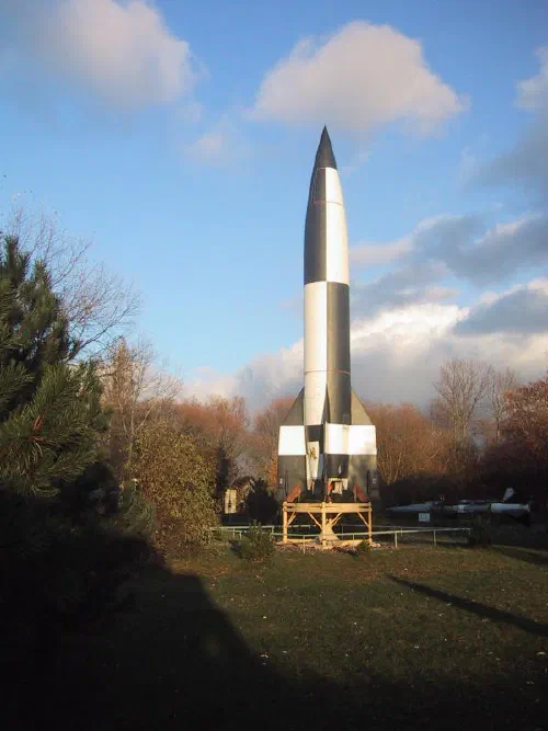 Réplica de un cohete V2 en el museo de Peenemünde, isla de Usedom