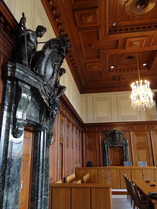 Interior de la sala 600 del Palacio de Justicia de Núremberg, donde se celebraron los juicios