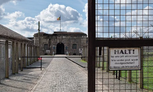 Entrada del fuerte de Breendonk en Bélgica