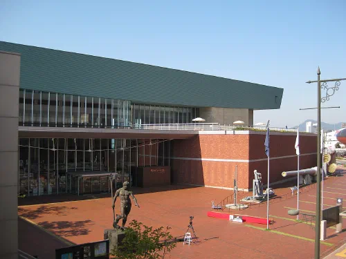 Museo Marítimo de Kure con la réplica del acorazado Yamato