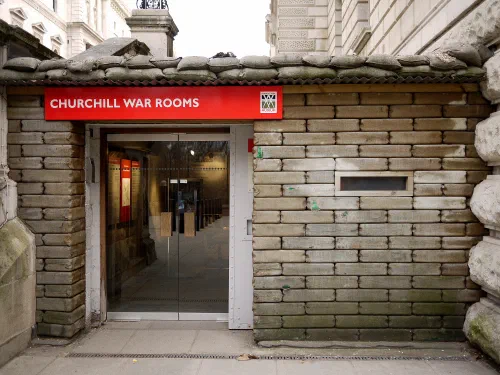 Entrada a las Churchill War Rooms en Londres