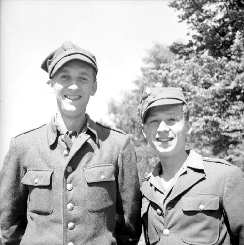 Desplazados siendo registrados en un campo DP en Hamburgo, 1945