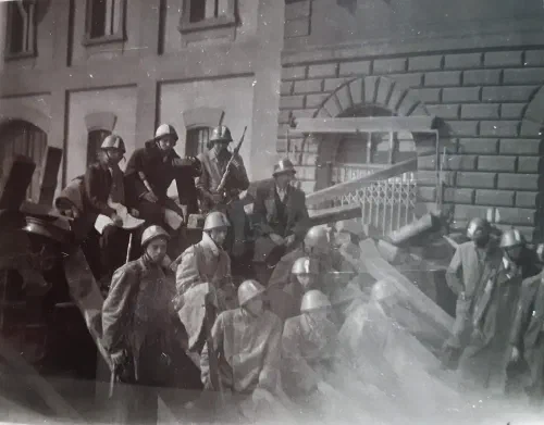 Barricadas durante el levantamiento de Praga en mayo de 1945
