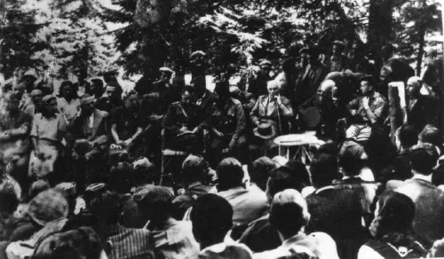 Combatientes de la resistencia griega del ELAS durante la ocupación