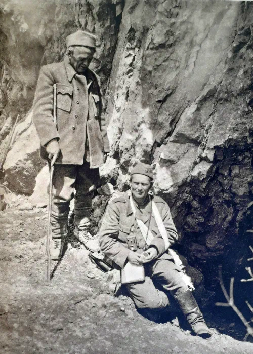 Josip Broz Tito e Ivan Ribar durante la Batalla de Sutjeska en junio de 1943
